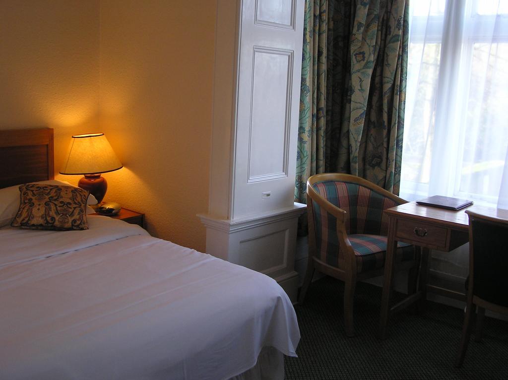 Cadogan Hotel Newmarket  Ngoại thất bức ảnh